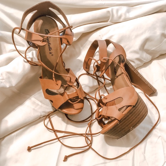 Breckelles Shoes - Trendy Tie-Up Tan Heels
